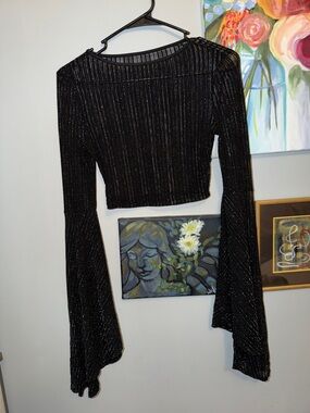 SHEIN Black Metallic Thread Long-Sleeve Crop Top